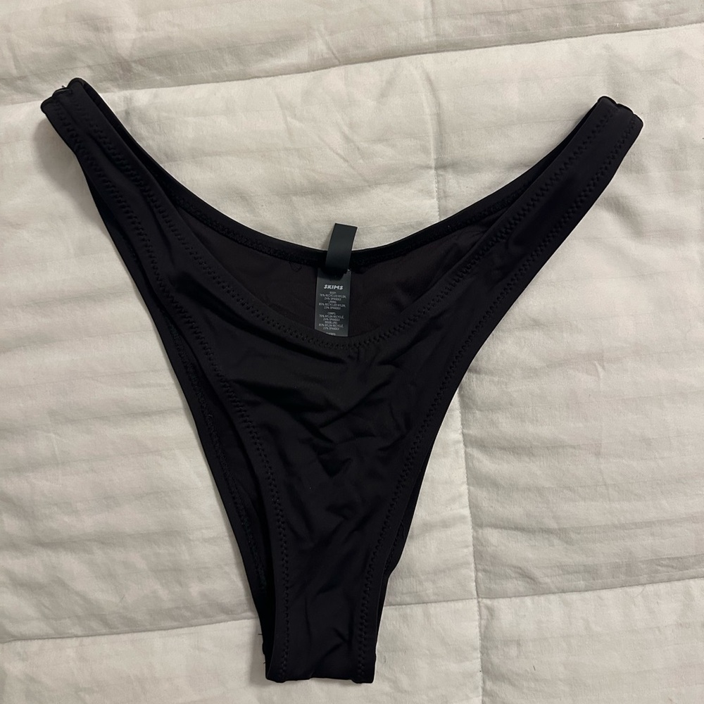 Skims high leg cheeky bottom